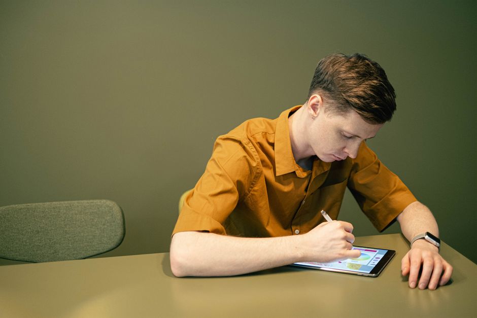 Porträt von Dozentin Anna für UX/UI Design Ausbildung